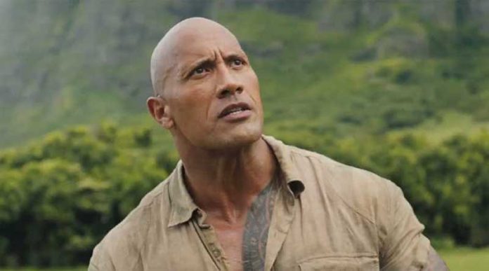 Mira a Dwayne Johnson sorprender a su doble con una camioneta nueva