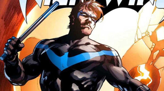 Dick Grayson piensa que el disfraz de Nightwing también es genial